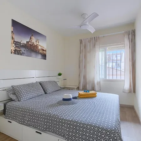 Patio Andaluz A 100 Metros De La Playa Апартаменты *